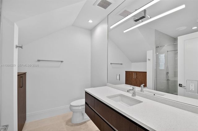 1017 S Palmway, Lake Worth, FL 33460