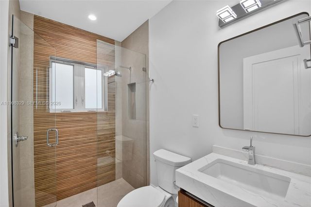 1017 S Palmway, Lake Worth, FL 33460