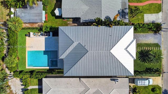 1017 S Palmway, Lake Worth, FL 33460