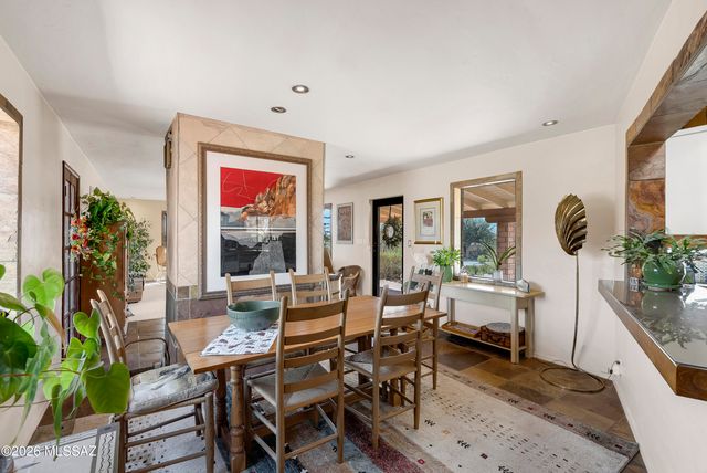 132 W River Road, Tucson, AZ 85704