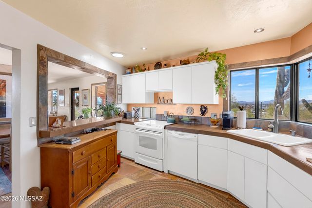 132 W River Road, Tucson, AZ 85704