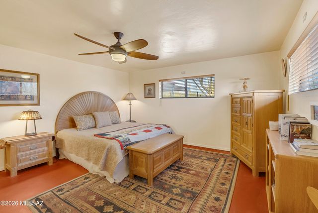132 W River Road, Tucson, AZ 85704