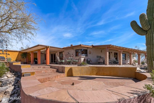 132 W River Road, Tucson, AZ 85704