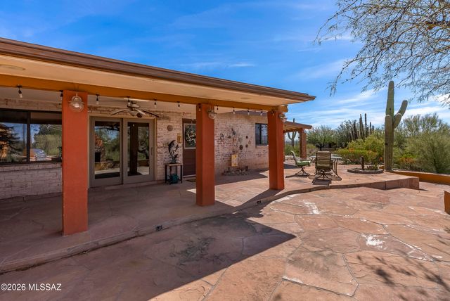 132 W River Road, Tucson, AZ 85704