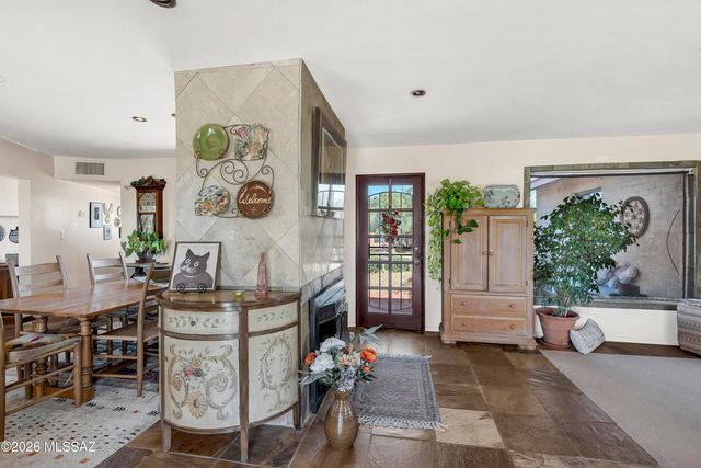 132 W River Road, Tucson, AZ 85704