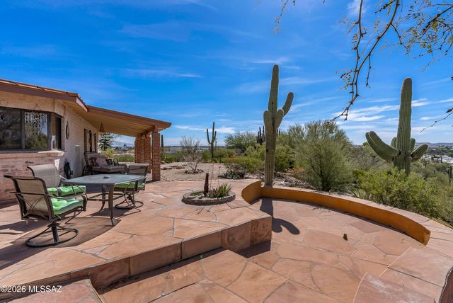 132 W River Road, Tucson, AZ 85704