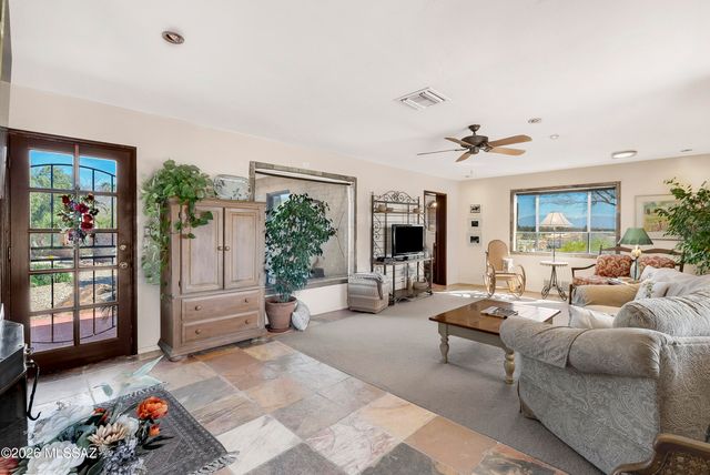 132 W River Road, Tucson, AZ 85704