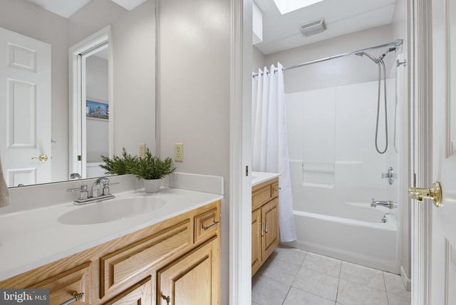 3276 VERDANT GRV, Lancaster, PA 17601