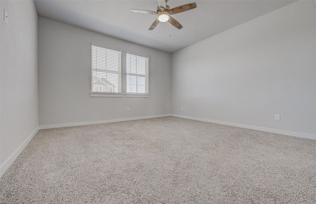 417 Ravens Crest DR, Hutto, TX 78634