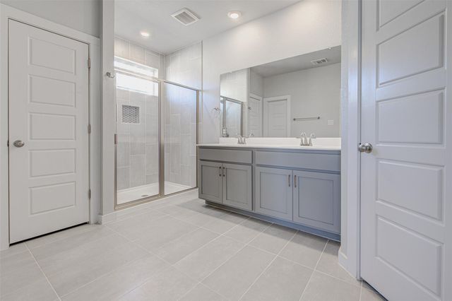 417 Ravens Crest DR, Hutto, TX 78634