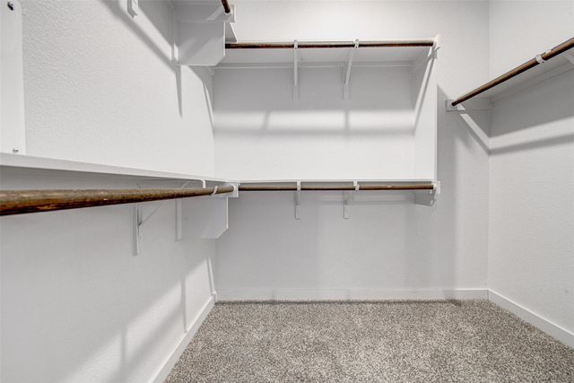 417 Ravens Crest DR, Hutto, TX 78634