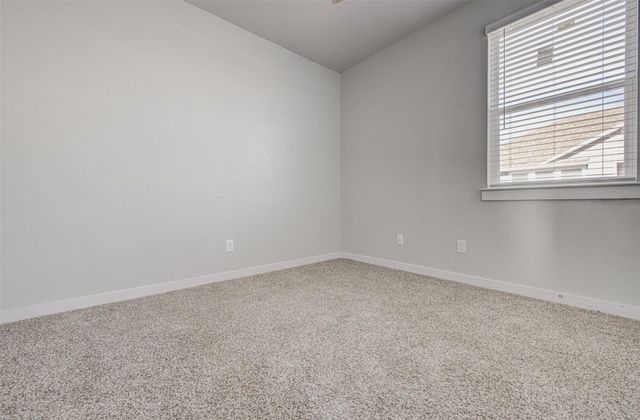 417 Ravens Crest DR, Hutto, TX 78634