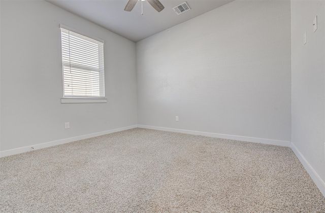 417 Ravens Crest DR, Hutto, TX 78634