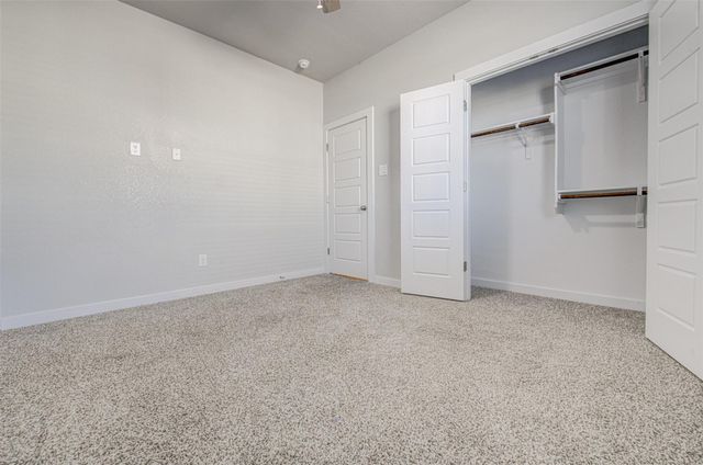 417 Ravens Crest DR, Hutto, TX 78634