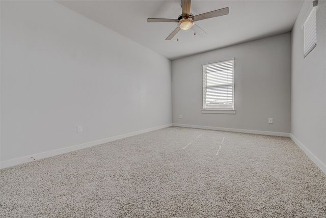 417 Ravens Crest DR, Hutto, TX 78634