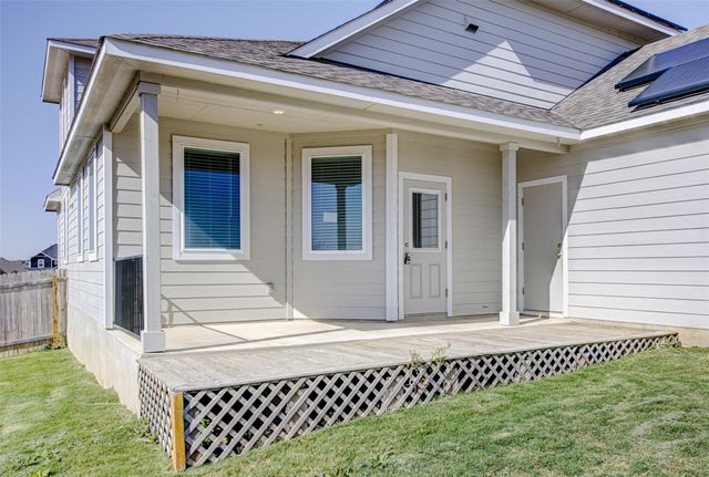 417 Ravens Crest DR, Hutto, TX 78634