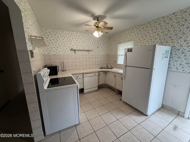 52C Cambridge Court, Lakewood, NJ 08701