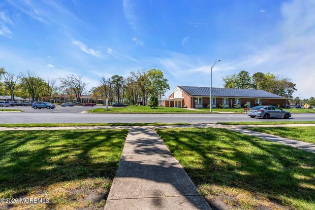 52C Cambridge Court, Lakewood, NJ 08701