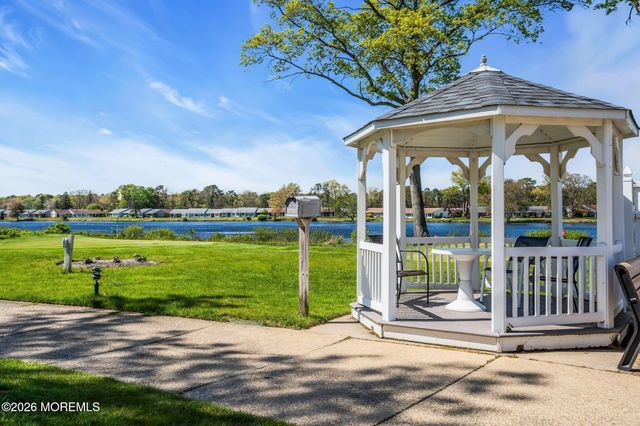 52C Cambridge Court, Lakewood, NJ 08701