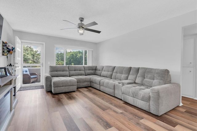 2461 RHODESIAN DRIVE 45, Clearwater, FL 33763