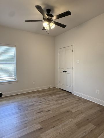 1708 102nd Street, B, Lubbock, TX 79423