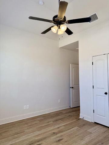 1708 102nd Street, B, Lubbock, TX 79423