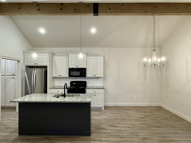 1708 102nd Street, B, Lubbock, TX 79423