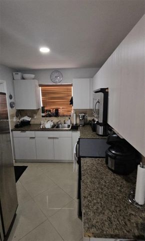 7368 SW 82nd St E215, Miami, FL 33143