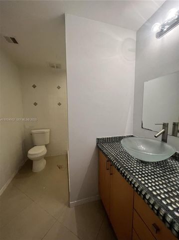 7368 SW 82nd St E215, Miami, FL 33143