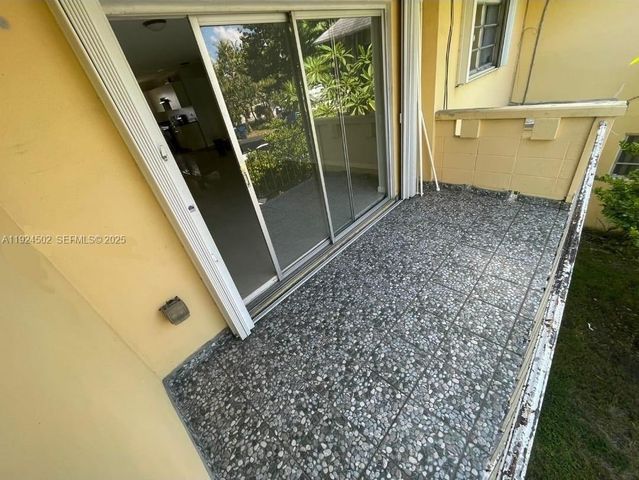 7368 SW 82nd St E215, Miami, FL 33143