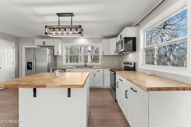 53 Takesa Drive, Crossville, TN 38555