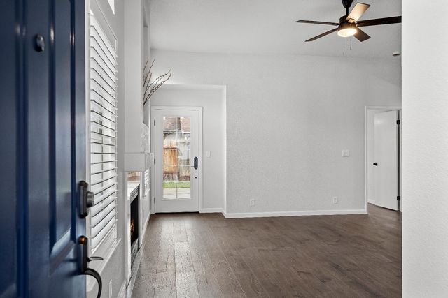 6332 Elkhorn Manor Dr, Rio Linda, CA 95673