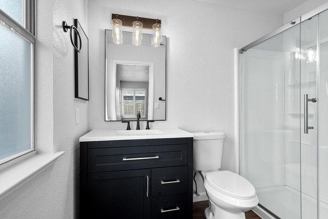 6332 Elkhorn Manor Dr, Rio Linda, CA 95673