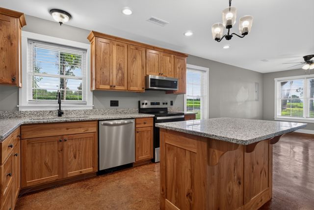 259 Jim Warren Rd, Mcminnville, TN 37110