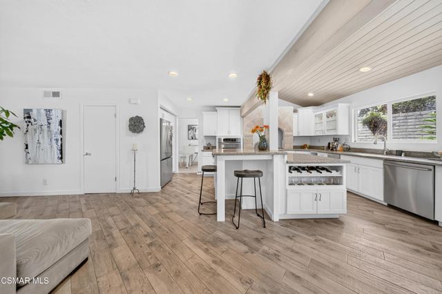 91 Albion Place, Newbury Park, CA 91320