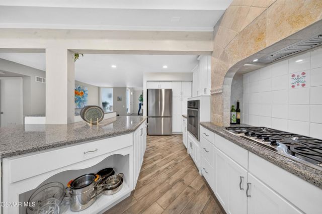91 Albion Place, Newbury Park, CA 91320