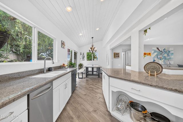 91 Albion Place, Newbury Park, CA 91320