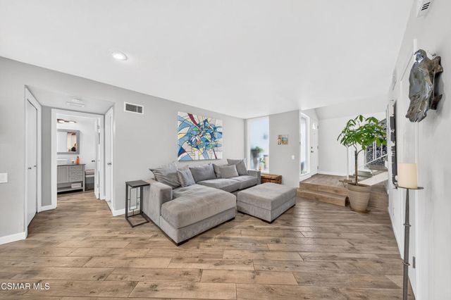 91 Albion Place, Newbury Park, CA 91320