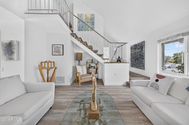 91 Albion Place, Newbury Park, CA 91320