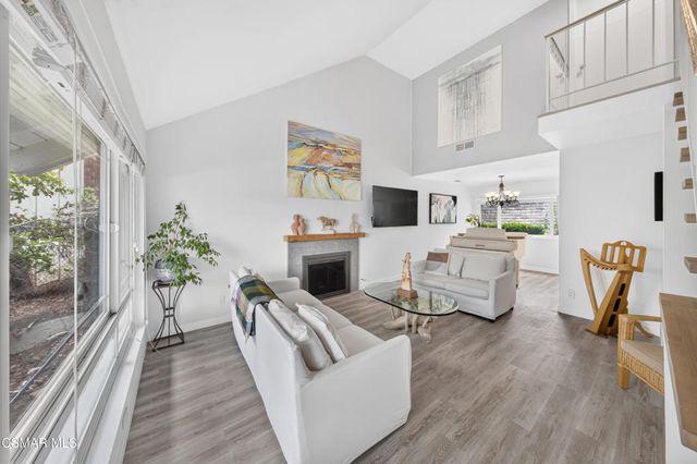 91 Albion Place, Newbury Park, CA 91320