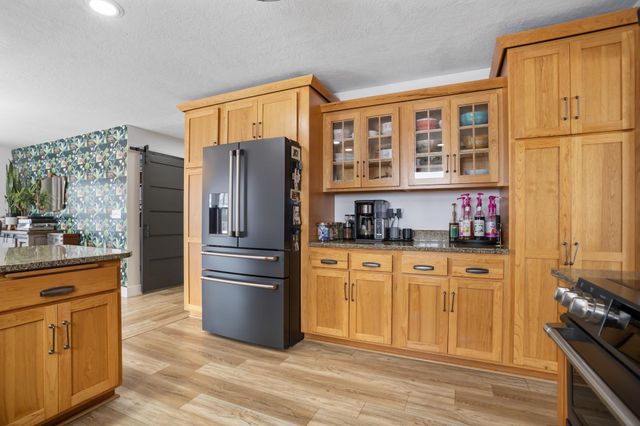 1915 NW 19TH Ave, Minot, ND 58703