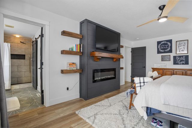 1915 NW 19TH Ave, Minot, ND 58703