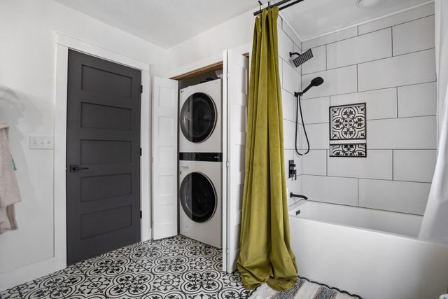 1915 NW 19TH Ave, Minot, ND 58703