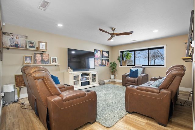 1915 NW 19TH Ave, Minot, ND 58703