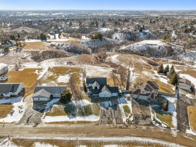 1915 NW 19TH Ave, Minot, ND 58703