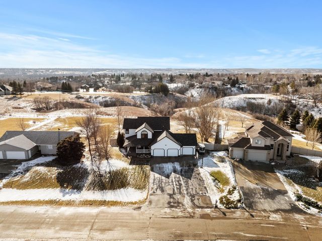 1915 NW 19TH Ave, Minot, ND 58703