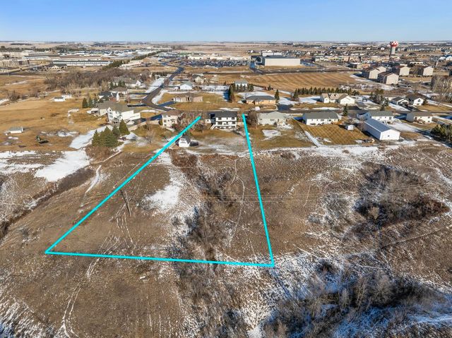 1915 NW 19TH Ave, Minot, ND 58703