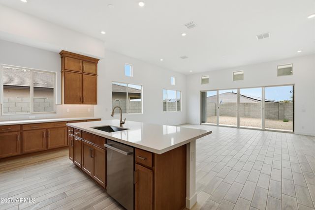 21477 W MEADOWBROOK Avenue, Buckeye, AZ 85396
