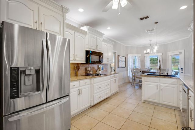 15113 Boaz Ln, Lindale, TX 75771