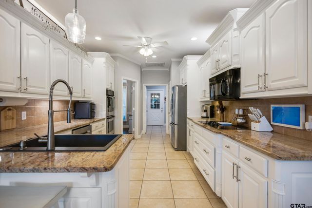 15113 Boaz Ln, Lindale, TX 75771